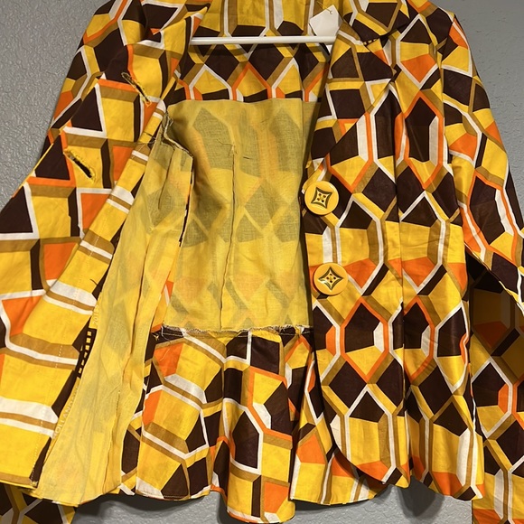 Beautiful Jacket - Picture 4 of 6